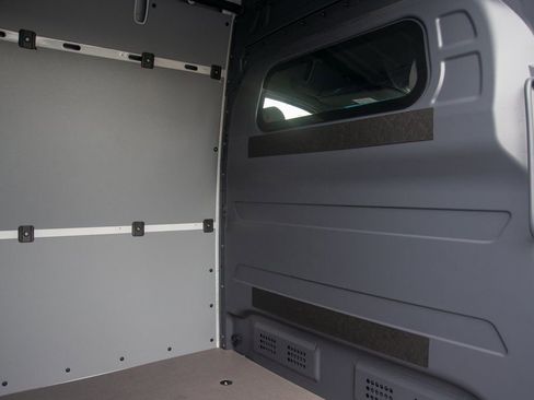 Used 2025 Mercedes-Benz Sprinter 4500 image 37