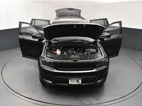 Used 2024 Jeep Grand Cherokee L Altitude AWD/4WD image 26