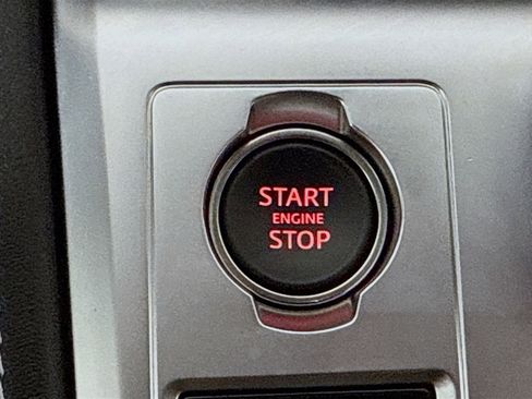 Used 2025 Jaguar F-PACE R-Dynamic S image 21