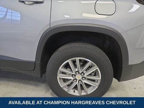Used 2023 Chevrolet Traverse LT image 41