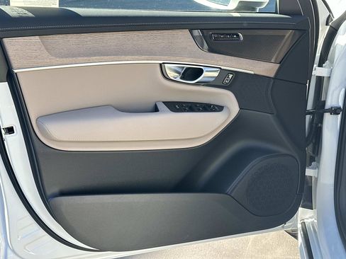 New 2026 Volvo XC90 B6 Plus image 11