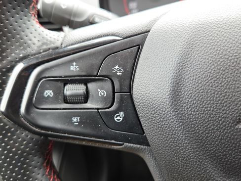 Used 2024 Chevrolet Trax RS w/ Driver Confidence Package image 27