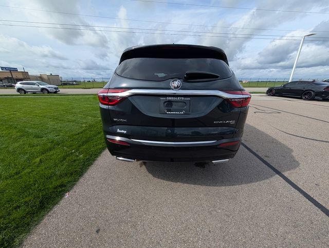 Used 2018 Buick Enclave Essence AWD/4WD image 10