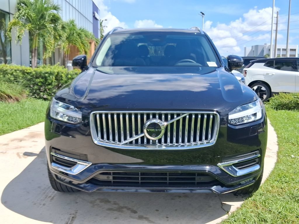 Certified 2024 Volvo XC90 B5 Plus w/ Protection Package Premier AWD/4WD image 2