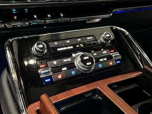 Used 2022 Lincoln Navigator Reserve AWD/4WD image 19