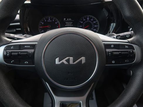 Used 2023 Kia K5 LXS image 28
