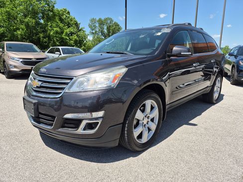 Used 2016 Chevrolet Traverse LT w/ Style and Technology Package FWD image 7