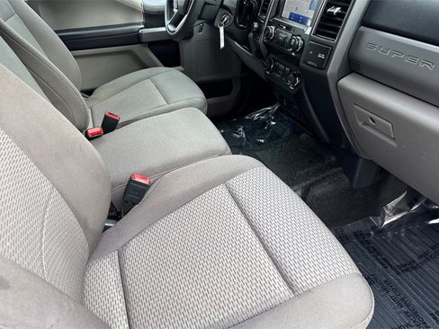 Used 2022 Ford F350 XLT w/ Camper Package image 17