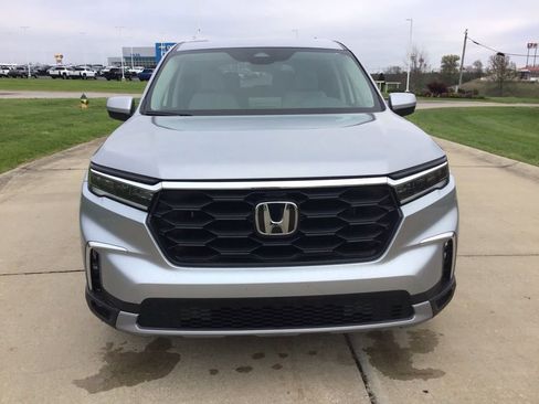 Used 2025 Honda Pilot EX-L image 2