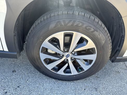 Certified 2025 Subaru Outback Premium w/ Popular Package #1A image 9