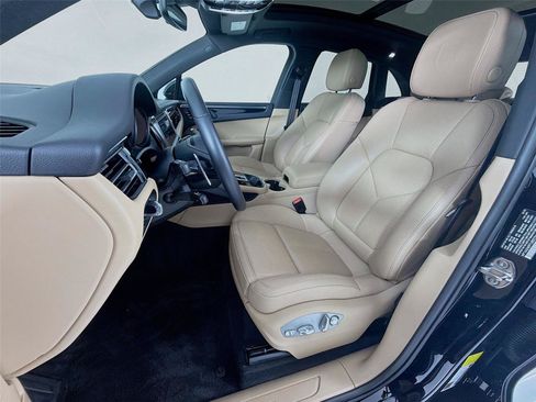 Used 2026 Porsche Macan AWD/4WD image 5