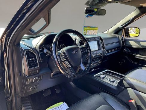 Used 2018 Ford Expedition Limited w/ Equipment Group 302A AWD/4WD image 17