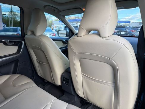 Used 2016 Volvo XC60 T5 Premier w/ Climate Package AWD/4WD image 38