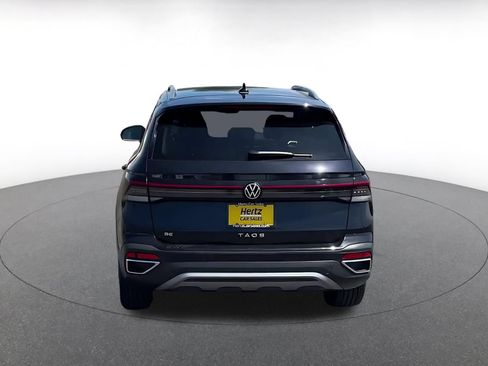 Used 2026 Volkswagen Taos SE FWD image 10