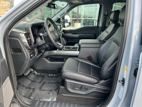 New 2026 Ford F250 Lariat w/ Black Appearance Package image 28