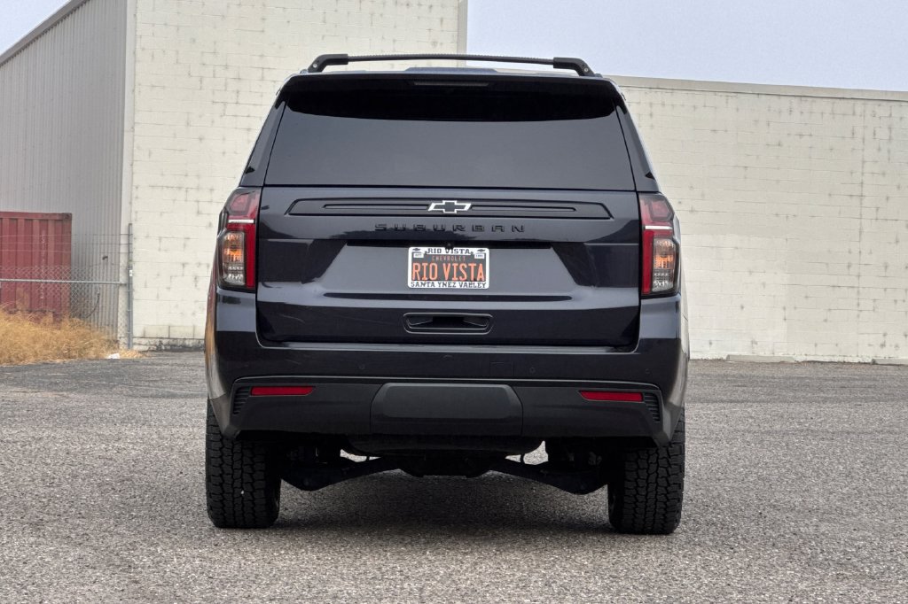 Used 2023 Chevrolet Suburban Z71 w/ Luxury Package AWD/4WD image 5