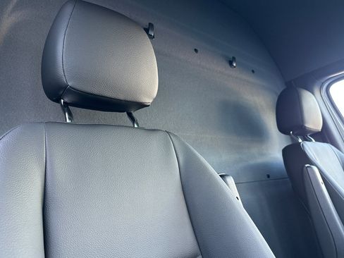 New 2024 Mercedes-Benz eSprinter 170 Cargo image 12