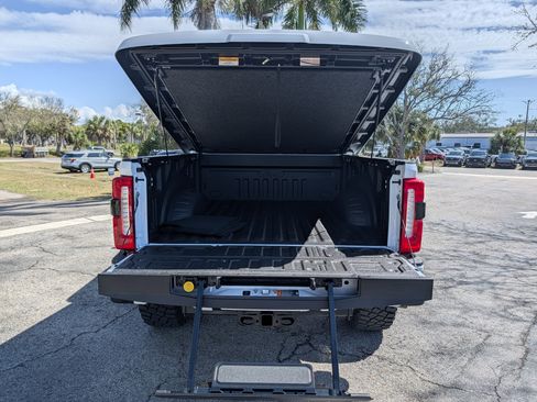 Used 2026 Ford F250 Lariat w/ Black Appearance Package image 19