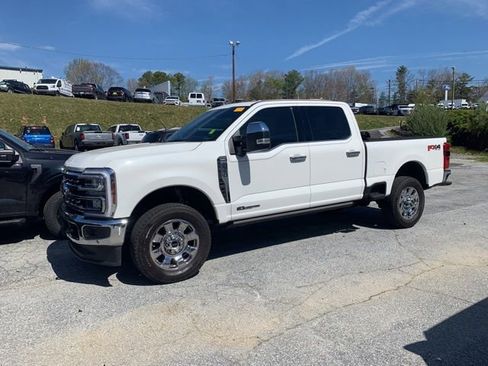 Used 2025 Ford F350 Lariat w/ Lariat Ultimate Package image 5