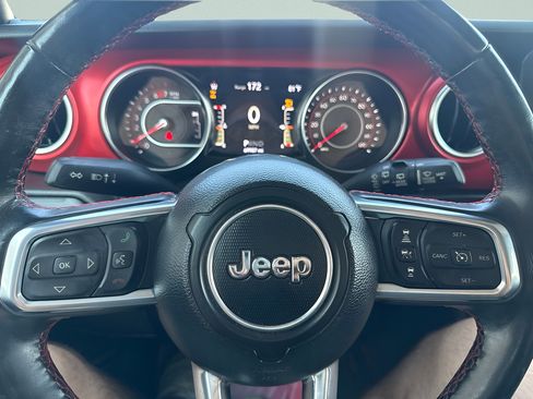Used 2022 Jeep Wrangler Unlimited Rubicon w/ Cold Weather Group AWD/4WD image 17