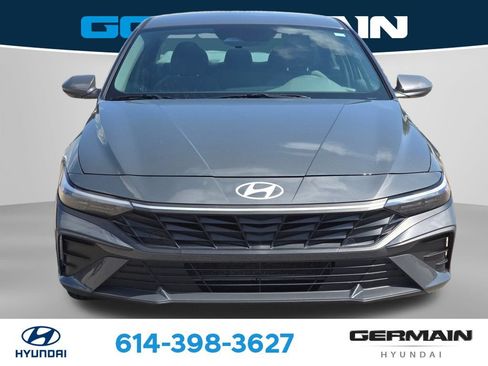 Used 2024 Hyundai Elantra SEL FWD image 2