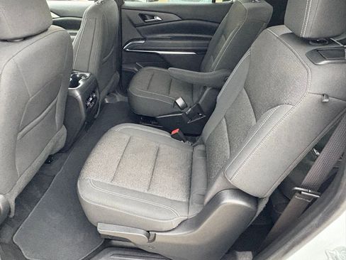 Used 2025 Chevrolet Traverse LT FWD image 30