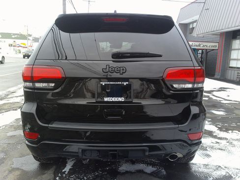 Used 2022 Jeep Grand Cherokee Laredo X image 5