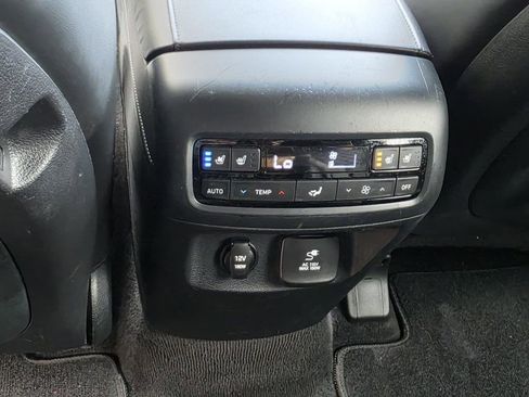 Used 2020 Hyundai Palisade Limited image 11