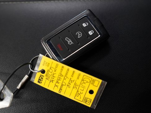 Used 2025 Jeep Grand Cherokee Altitude image 31