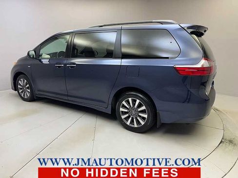 Used 2020 Toyota Sienna XLE Premium AWD/4WD image 3