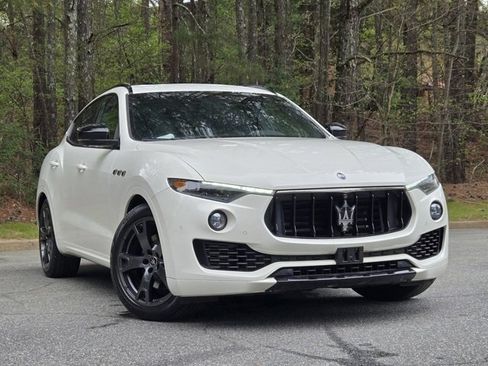 Used 2019 Maserati Levante image 9
