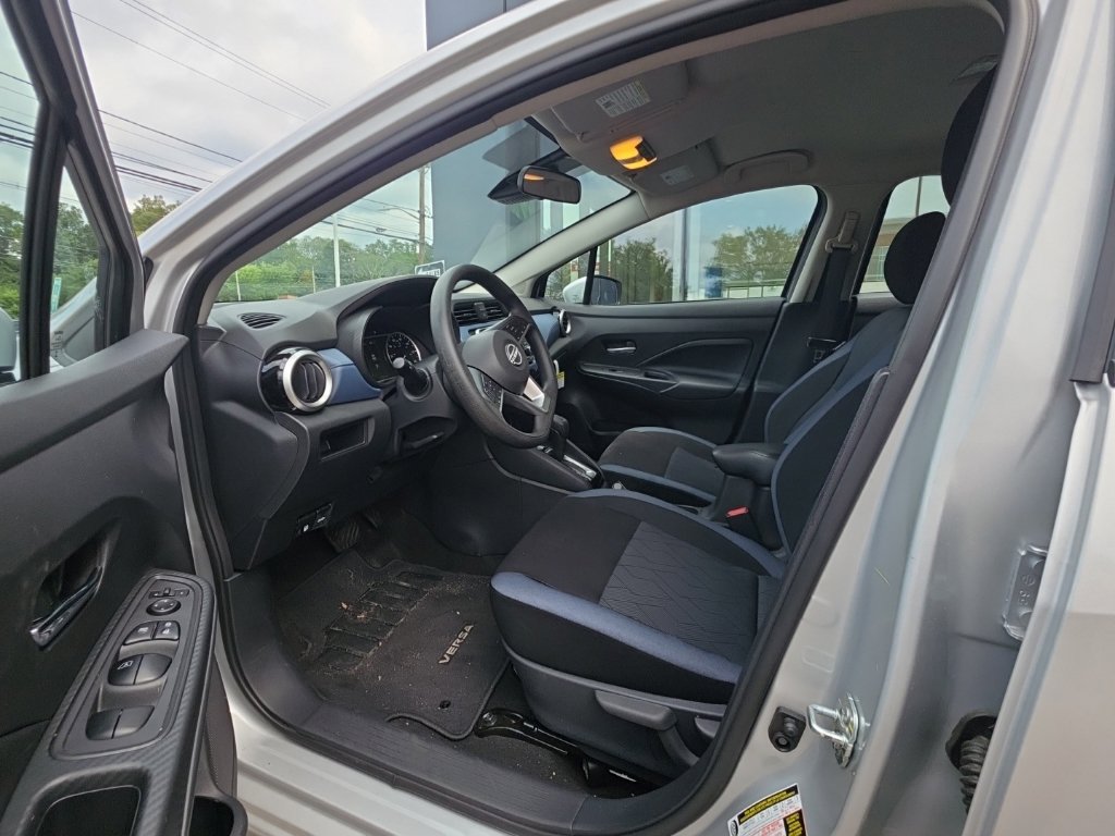 Certified 2025 Nissan Versa SV w/ Trunk Package FWD image 10