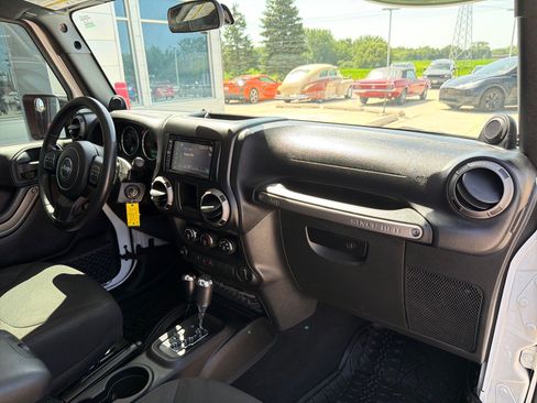 Used 2014 Jeep Wrangler Sport AWD/4WD image 21