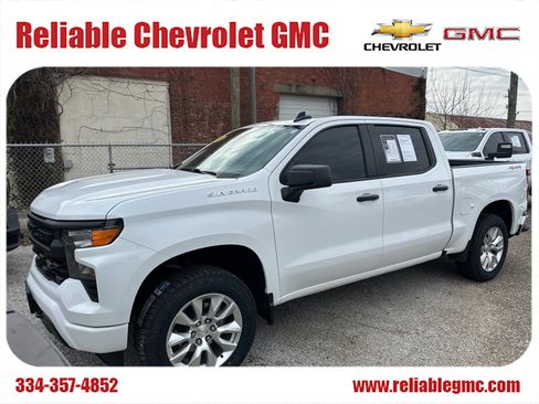 Used 2024 Chevrolet Silverado 1500 Custom image 1