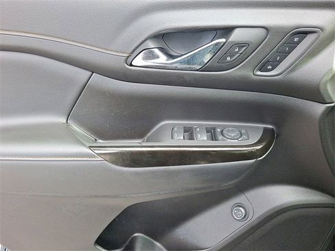 Used 2022 GMC Acadia AT4 w/ Technology Package image 13