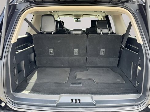 Used 2024 Ford Expedition Max XLT image 15