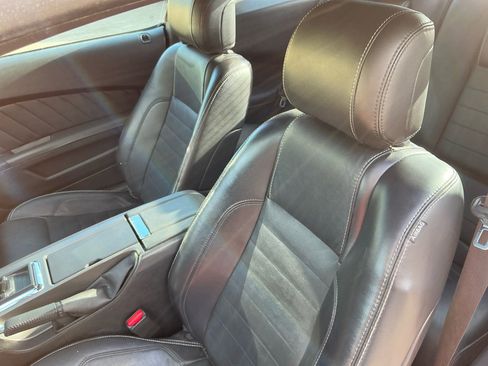 Used 2013 Ford Mustang Premium image 16