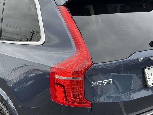 Certified 2024 Volvo XC90 B5 Core w/ Protection Package Premier image 8
