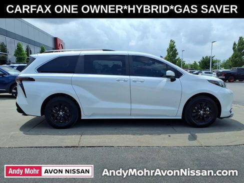 Used 2025 Toyota Sienna XLE FWD image 8