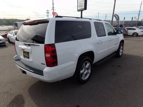 Used 2007 Chevrolet Suburban LTZ w/ LTZ Preferred Equipment Group AWD/4WD image 5