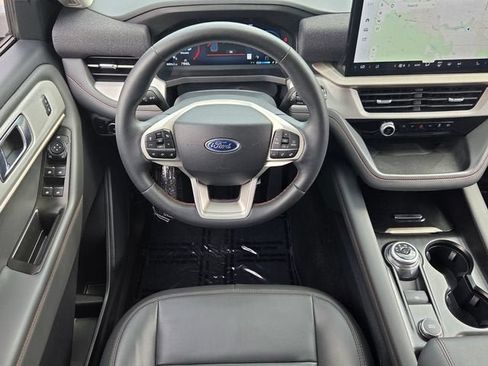 Used 2025 Ford Explorer Active w/ Active Comfort Package AWD/4WD image 14