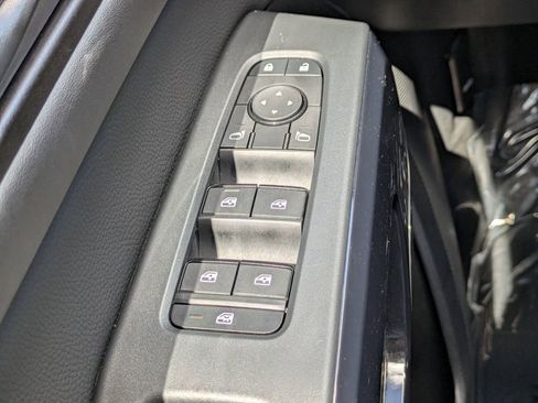 Used 2024 Nissan Pathfinder SV w/ SV Premium Package FWD image 37