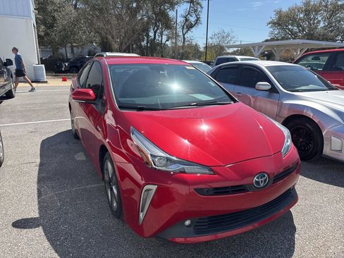 Used 2022 Toyota Prius XLE image 3