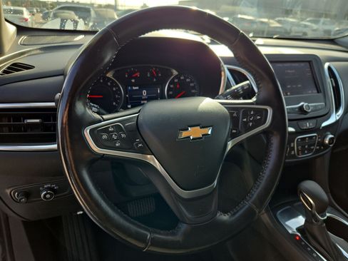 Used 2022 Chevrolet Equinox LT FWD image 17