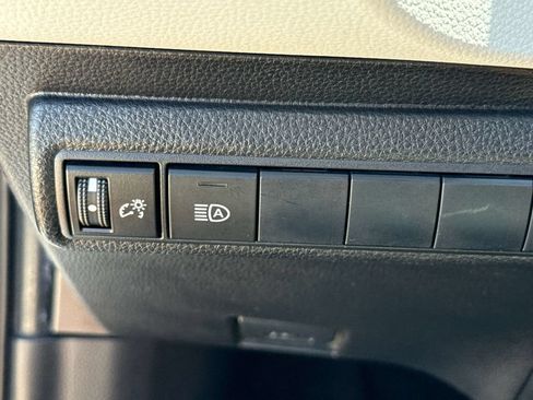 Used 2021 Toyota Corolla SE w/ Carpet Mat Package (TMS) FWD image 29