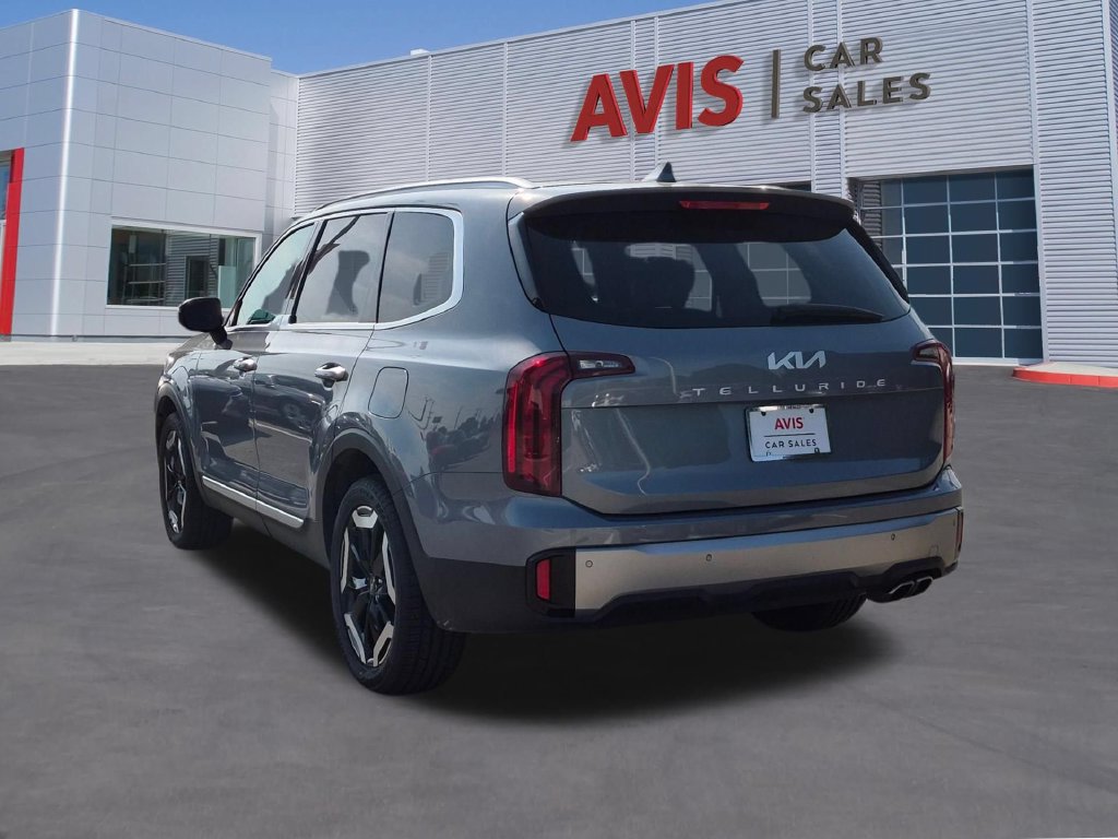 Used 2025 Kia Telluride S FWD image 9