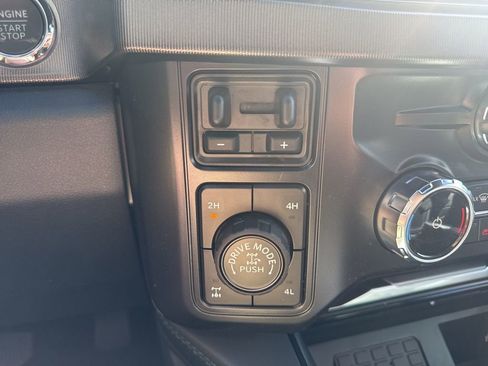 New 2026 Ford F350 Platinum w/ Tremor Off-Road Package AWD/4WD image 32