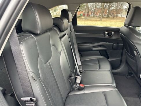 Certified 2024 Kia Sorento S image 21