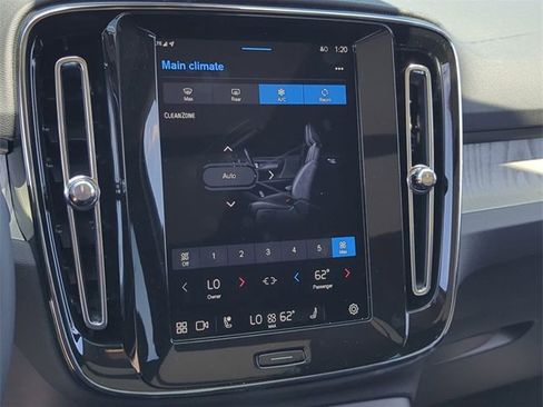 New 2025 Volvo XC40 B5 Core w/ Protection Package Premier image 28