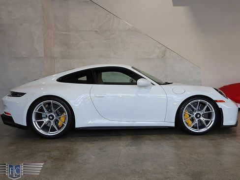 Used 2024 Porsche 911 GT3 RWD image 3